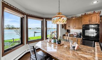 523 Lathrop Ave, Algonac, MI 48001