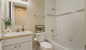 40491 N S Newport Dr, Antioch, IL 60002