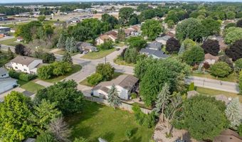 2130 W JONATHON Dr, Appleton, WI 54914