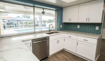 6322 BALBOA Ln, Apollo Beach, FL 33572