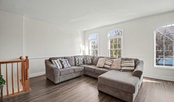 43686 PHELPS Ter, Ashburn, VA 20147