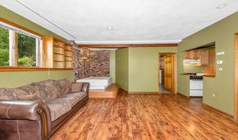 8 Horseshoe Dr, Acton, MA 01720