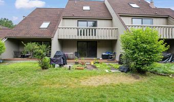 10 Rockingham Ct, Bedford, NH 03110