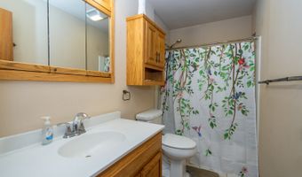 269 Cedarwood Ln, Antioch, IL 60002