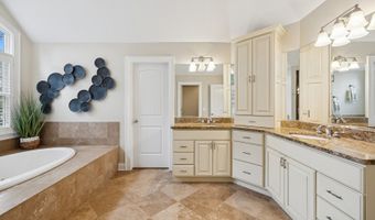 907 S Vail Ave, Arlington Heights, IL 60005