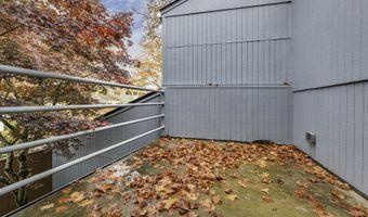 17756 NW LAKEWAY Ct, Beaverton, OR 97006