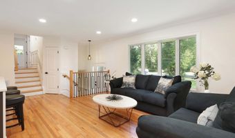 76 Swartzel Dr, Middletown, NJ 07748