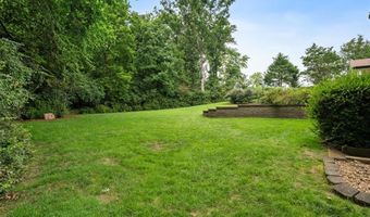 21 Meadowbrook Country Club Est, Ballwin, MO 63011