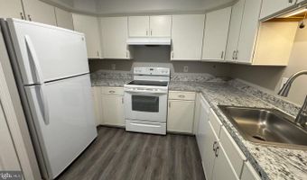 2 FALLEN TREE Ct C, Baltimore, MD 21227