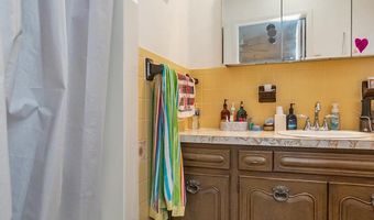 2057 GROVE St, Allentown, PA 18104