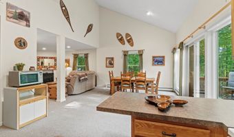 8 Panaway Dr, Campton, NH 03223
