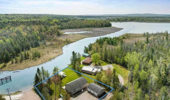 8018 Lake St, Alanson, MI 49706