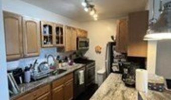8 Whittier Pl 17D, Boston, MA 02114