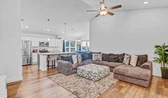 128 Cottage Ln, Atmore, AL 36502