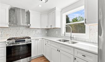 38 Winsor St, Cumberland, RI 02864