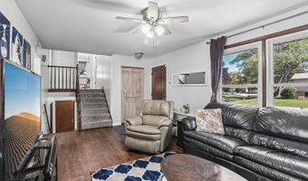 523 Maplewood Dr, Antioch, IL 60002