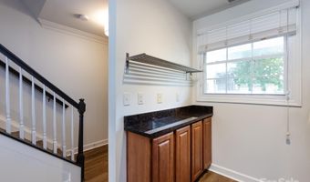 1348 Green Oaks Ln L, Charlotte, NC 28205