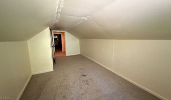 629 Portage Lakes Dr, Akron, OH 44319