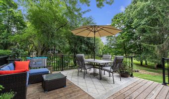 2840 Tuebingen Pkwy, Ann Arbor, MI 48105