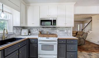 202 Hawkins Farm Cir, Ball Ground, GA 30107