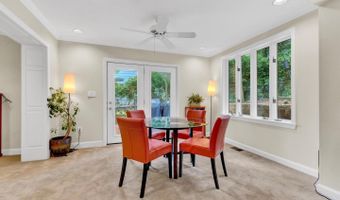 6020 BROAD St, Bethesda, MD 20816