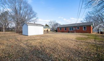 1809 Meadowlake Dr, Augusta, KS 67010