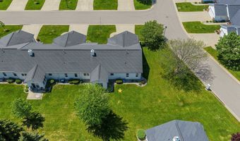 923 W WINDTREE Dr, Appleton, WI 54914