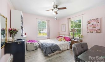 302 Charlotte St, Alexis, NC 28006