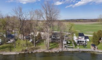 23 Mud Pt S, Alburgh, VT 05440