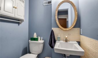 203 Robin Rd, Amherst, NY 14228