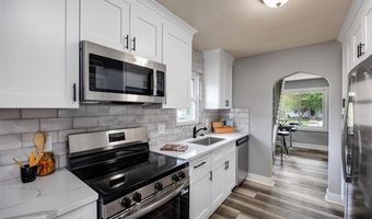 17108 Arlington Ave, Allen Park, MI 48101
