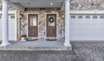 34 White Oak Ln, Aberdeen, NJ 07747