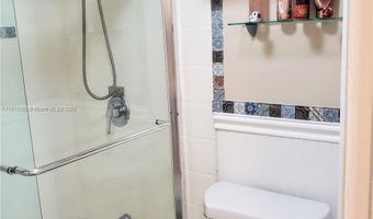 3101 N Country Club Dr 101, Aventura, FL 33180