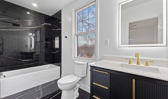 2016 32ND St SE, Washington, DC 20020