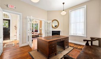 3 Memorial Blvd, Newport, RI 02840