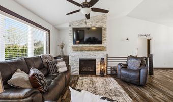 2660 W FALLEN OAK Dr, Appleton, WI 54913