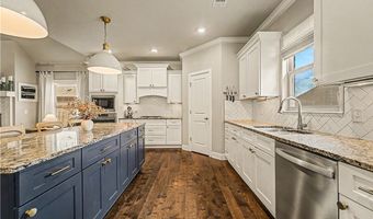 4202 SW Acres Ave, Bentonville, AR 72713