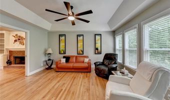 6393 Chestnut Pkwy, Flowery Branch, GA 30542