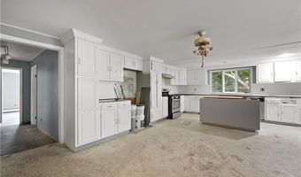 403 Commonwealth Ave, Warwick, RI 02886