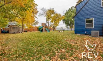 529 Circle Dr E, Cody, WY 82414