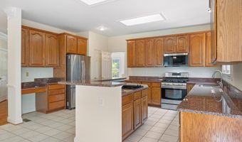 10604 MAPLECREST Ln, Potomac, MD 20854