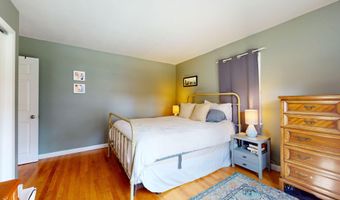 5 Crawford Dr, Bath, ME 04530
