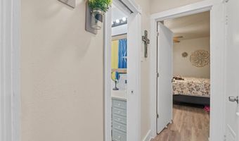 211 S Wickham St, Alvord, TX 76225