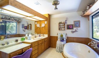 2160 Gird Rd, Fallbrook, CA 92028
