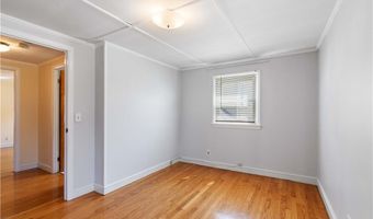 19 Hillside Ave, Newport, RI 02840