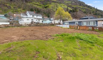 304 E HUMBOLDT St, Bingen, WA 98605