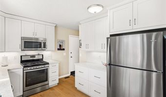 1513 Ploma Dr, Ballwin, MO 63021