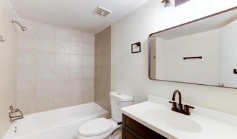 7905 DASSETT Ct 101, Annandale, VA 22003