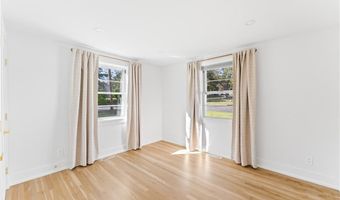 7 Carpenter Ave, Barrington, RI 02806