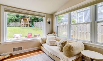1708 N CAMERON St, Arlington, VA 22207